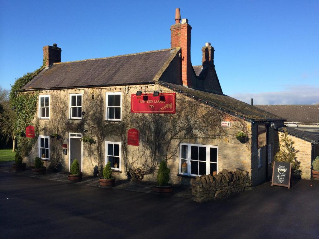 Hunters Lodge Inn Wincanton Exterior photo