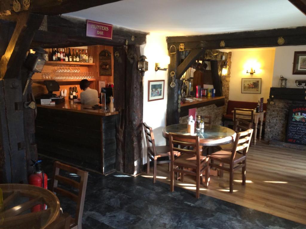 Hunters Lodge Inn Wincanton Exterior photo