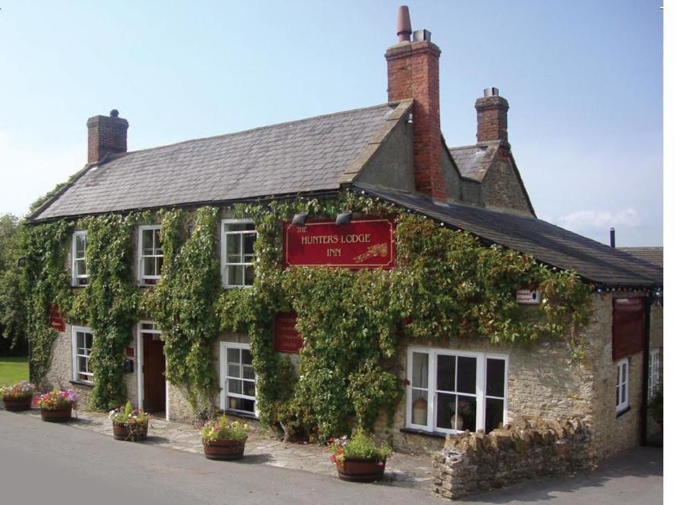 Hunters Lodge Inn Wincanton Exterior photo