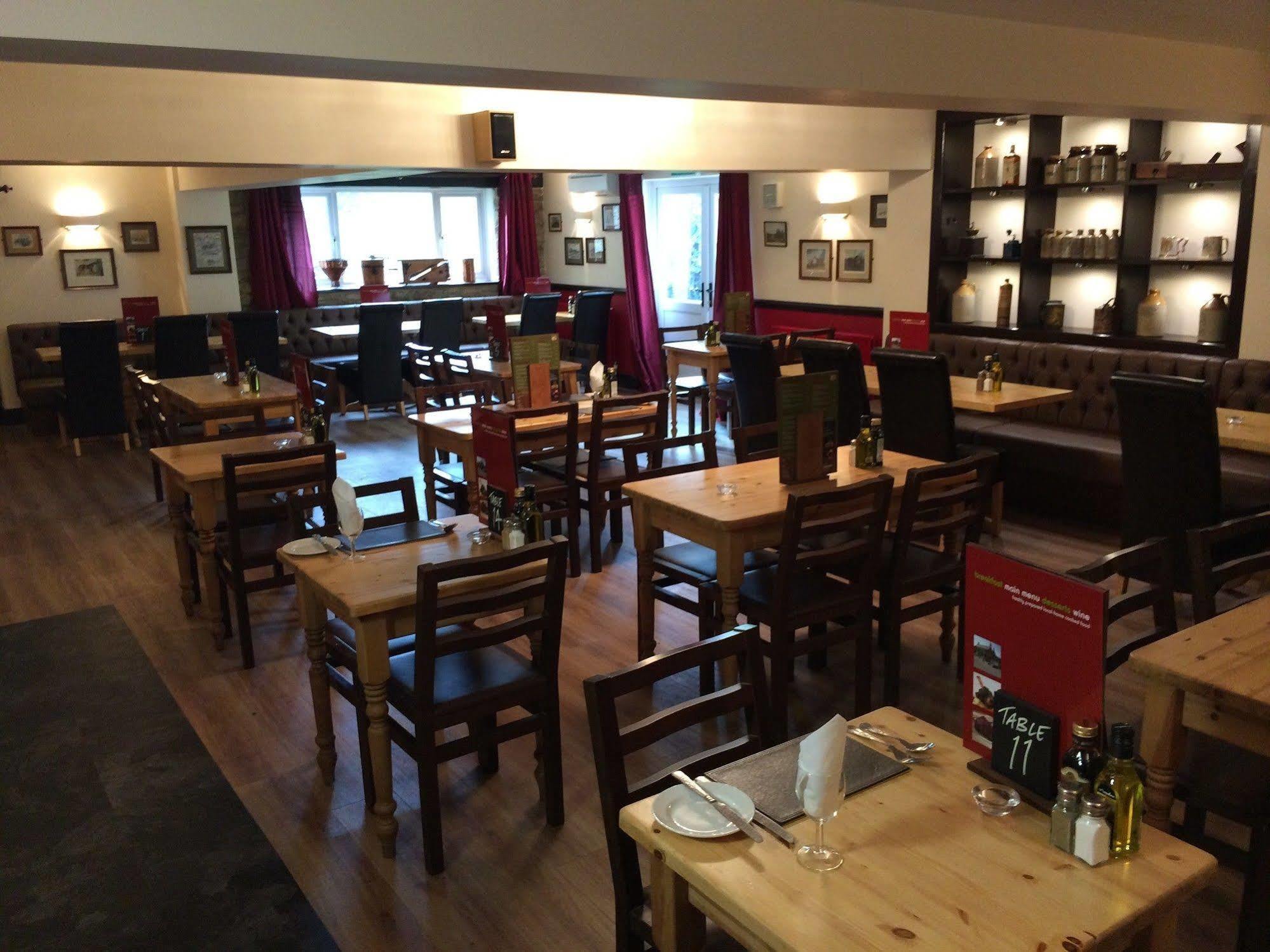 Hunters Lodge Inn Wincanton Exterior photo